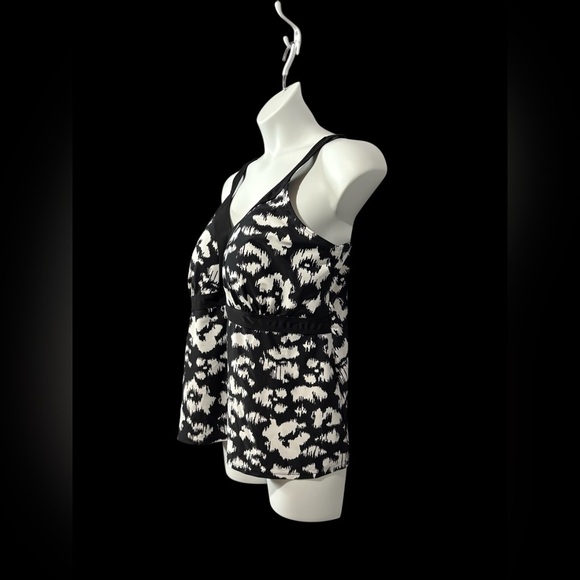 Penningtons, Plus Size Black and White Tankini, 3X 🌴 - Picture 6 of 9
